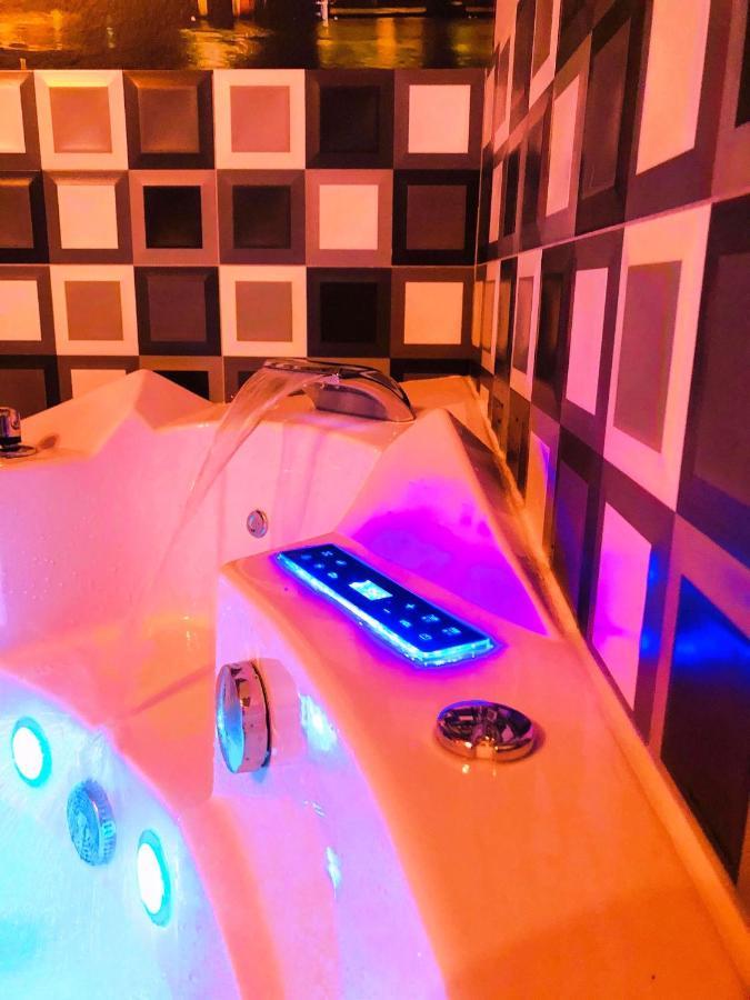 Underground Jacuzzi Nocleg ze śniadaniem